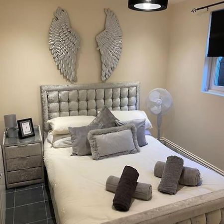 Flat 3 Meadow View Cozy Getaway Lägenhet Hurst Exteriör bild