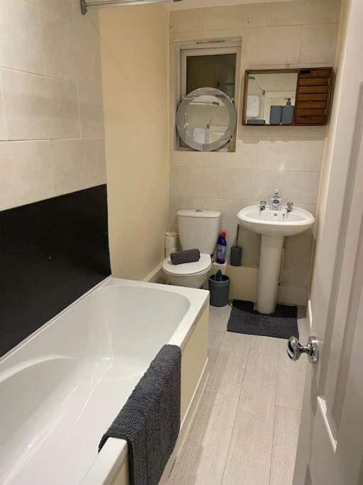 Flat 3 Meadow View Cozy Getaway Lägenhet Hurst Exteriör bild
