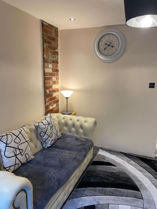 Flat 3 Meadow View Cozy Getaway Lägenhet Hurst Exteriör bild